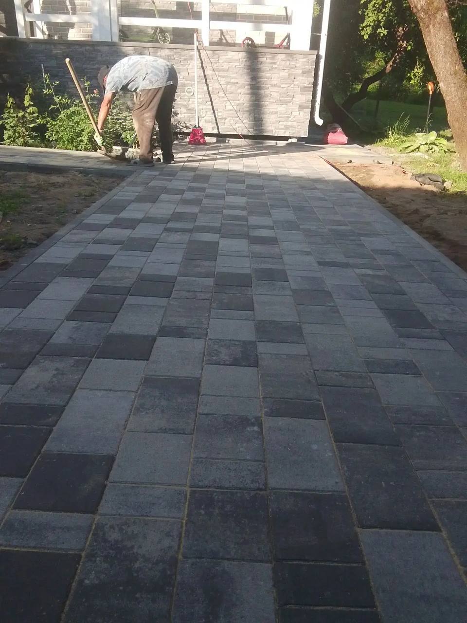 тротуарная плитка во дворе частного дома фотo и цена